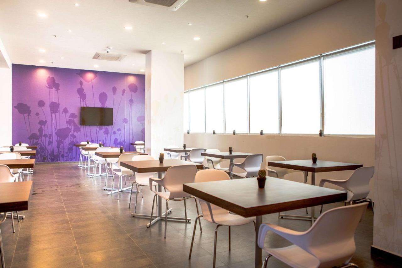 Sleep Inn Guadalajara Galerias Экстерьер фото